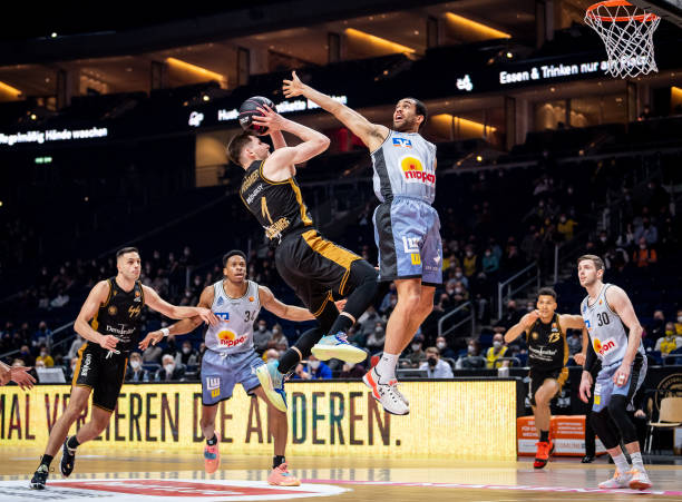 个足球行业 个足球行业