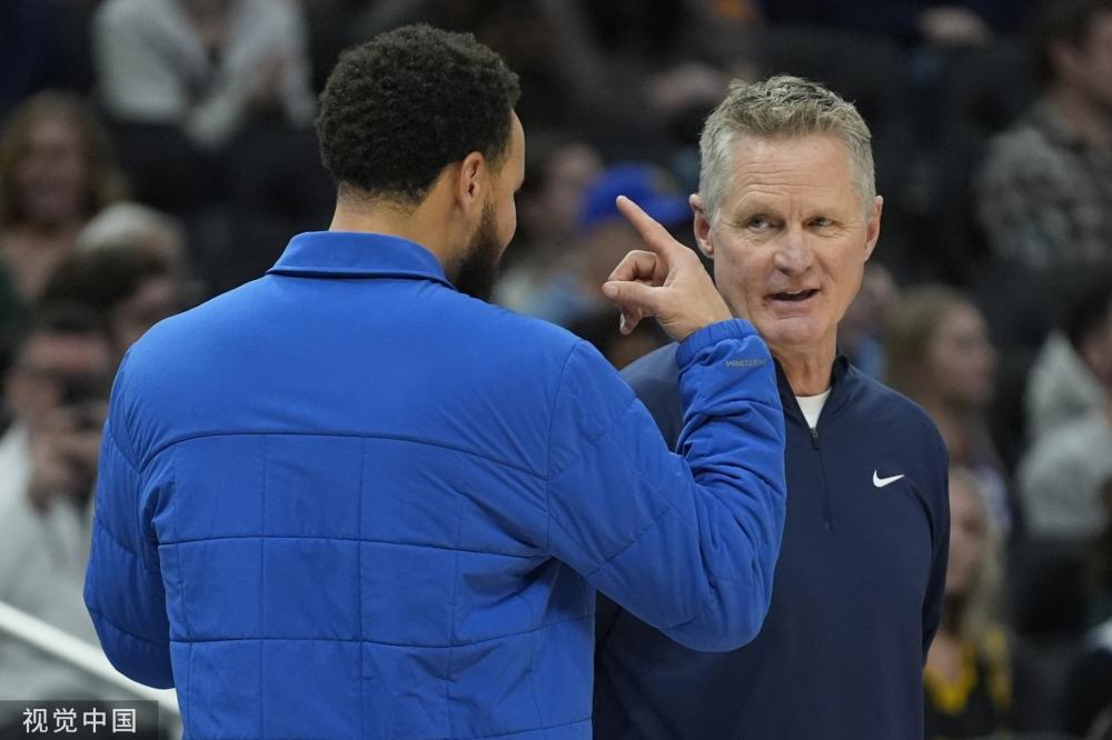 三分线外的 三分线外的