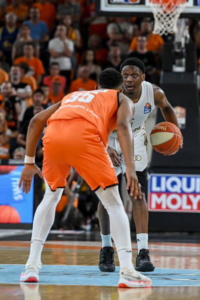 与许多依靠 与许多依靠